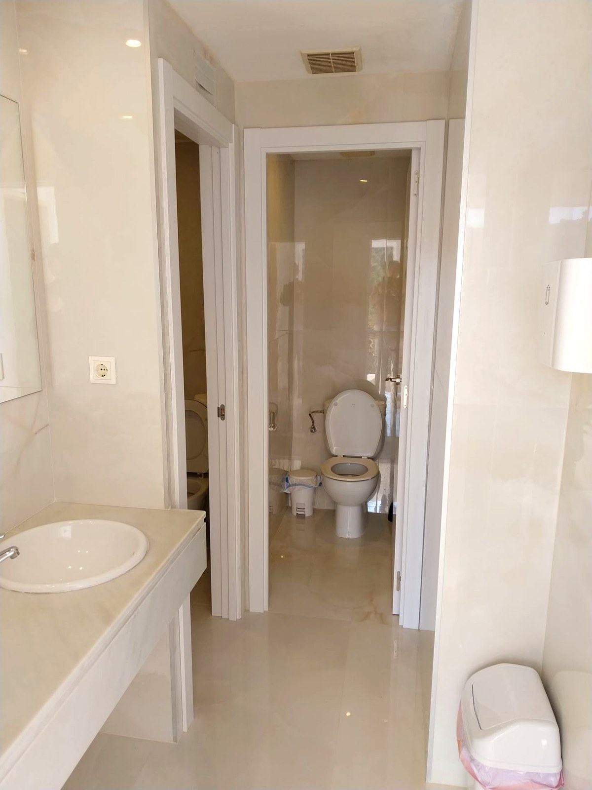 Baño reformado por L.B.M.
